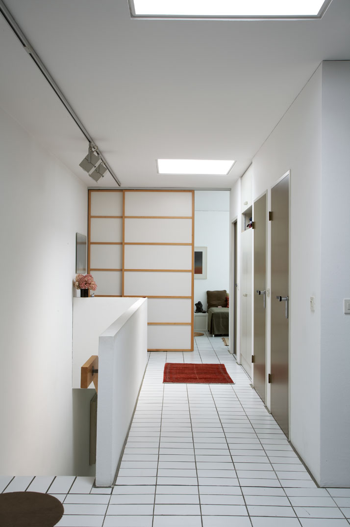 9.Dieter Rams hallway narrow by Philip Sinden