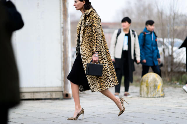 leopard-print-coat-shoes-winter-work-outfit-structured-bag-ladylike-milan-fashion-week-street-style-elle-640×426