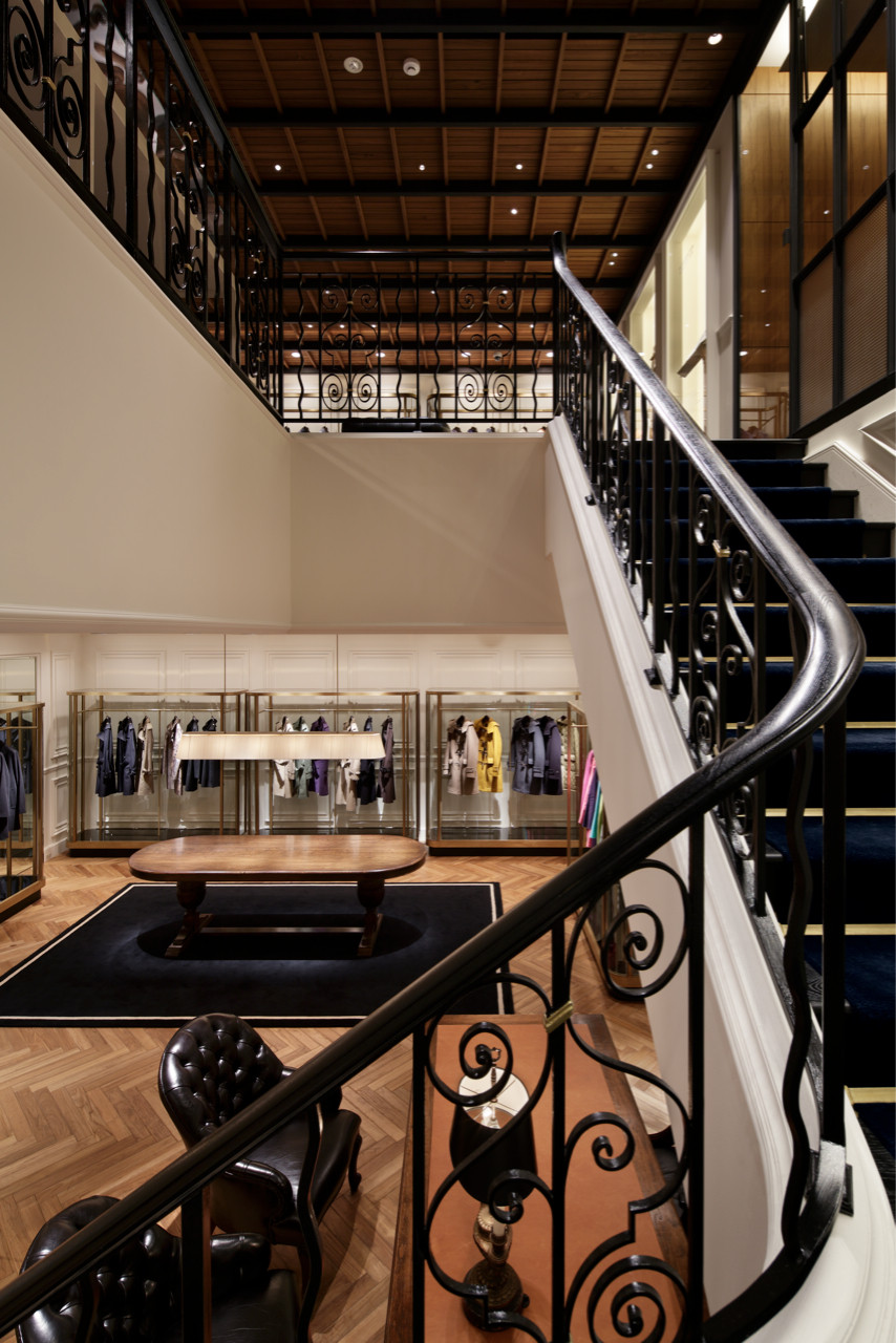 MACKINTOSH AOYAMA STORE