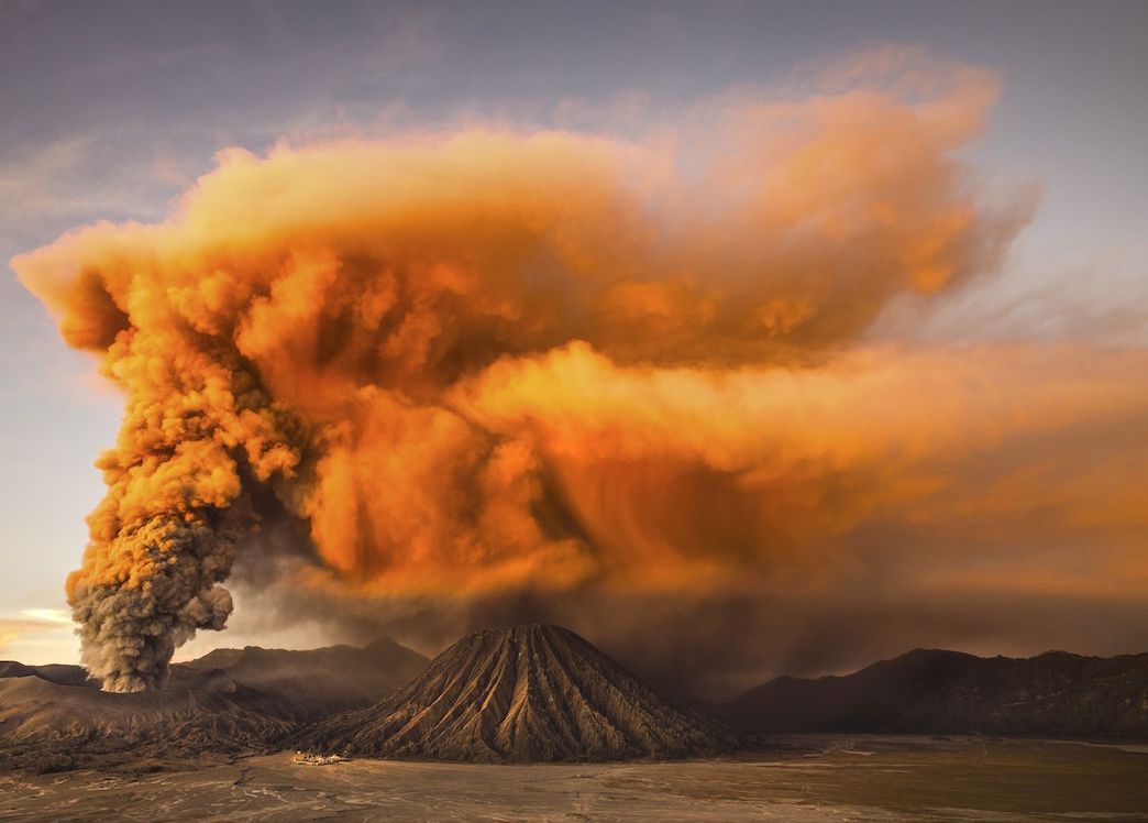印度爪哇火山爆发