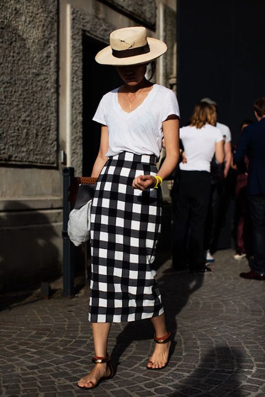 ff057b42f350c50fcdb644131a1c348d–black-midi-skirt-black-and-white-skirt