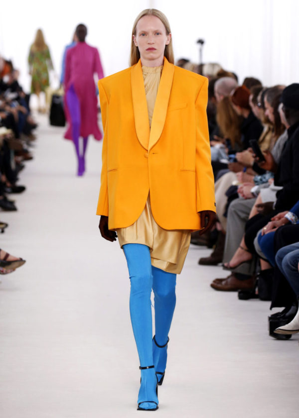 Balenciaga : Runway – Paris Fashion Week Womenswear Spring/Summer 2017