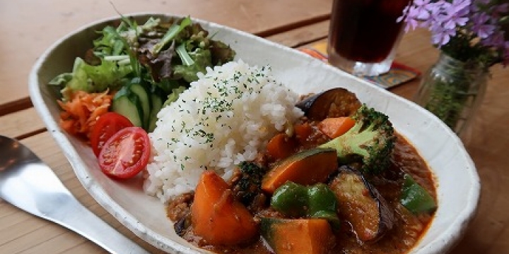 hachi_curry_720-720×360