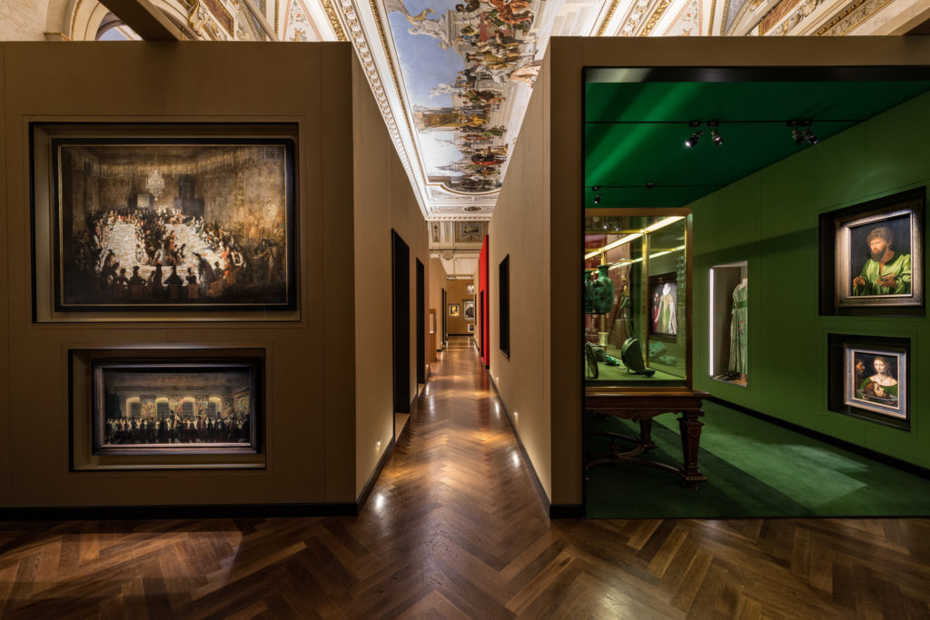 Exhibition view of – Spitzmaus Mummy in a Coffin and other Treasures. © KHM-Museumsverband.