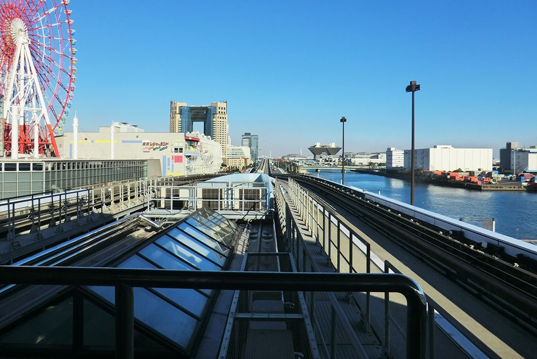 The_eastwise_view_from_Aomi_station,_Tokyo,_Japan
