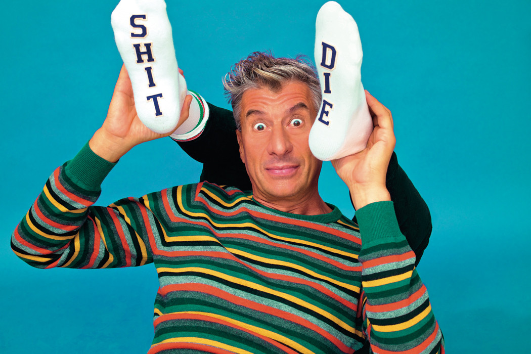 MaurizioCattelan-1050×700