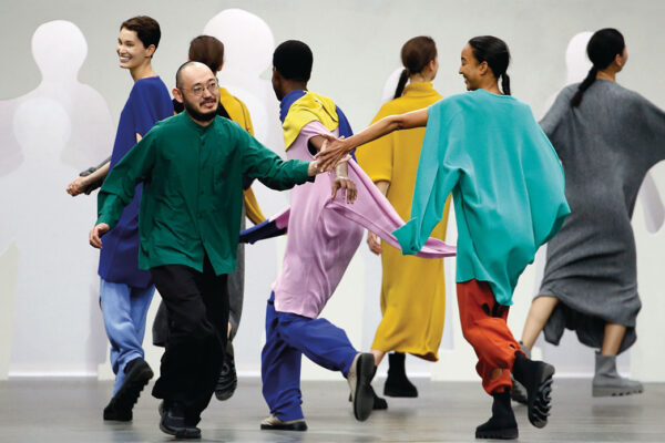 07180453-satoshi-kondo-issey-miyake-fw-2020-show-finale_cover_2000x1364
